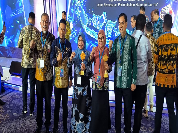 Kedua Kalinya, Pemkab Kampar Raih Penghargaan TP2DD Kabupaten Terbaik Se - Sumatera Tahun 2024