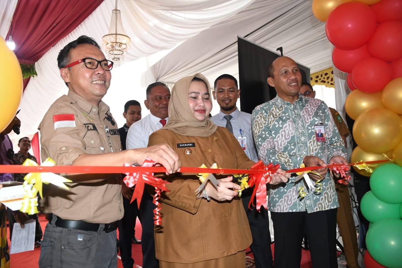 Bupati Kasmarni Sambut Baik Keberadaan Kantor PT. BRKS Bathin Solapan: Semoga Penuhi Kebutuhan Layan