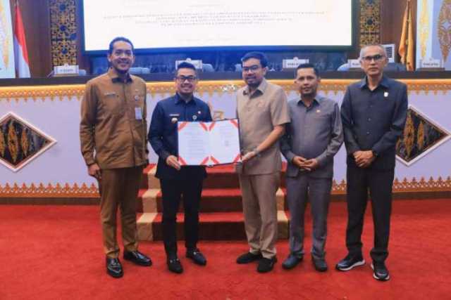 Rapat Paripurna Penyampaian Keputusan DPRD Kota Pekanbaru Tentang Rekomendasi Terhadap LKPJ Pemko Pekanbaru Tahun 2023