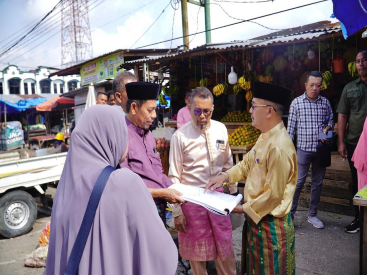 Tinjau Drainase Pasar Inpres Bangkinang, Pj Bupati Tegaskan Kepada Dinas Terkait Untuk Monitoring