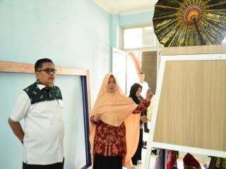 Persiapan Kunjungan Dekranasda Riau, Ketua Umum Dekranasda Kampar Ricana Djayanti Hambali Tinjau Gallery Dekranasda Kampar