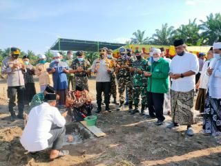 Kapolda Riau Letakkan Batu Pertama Pembangunan Ponpes di Desa Bukit Payung Bangkinang