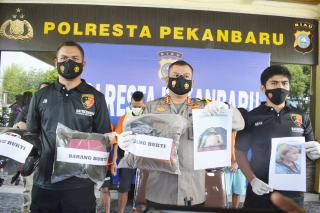 Sat Rekrim Polresta Pekanbaru Berhasil Ungkap Enam Tersangka Penyiraman Air Keras