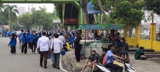 Jualan Hampir Ludes, Demo 1104 Untungkan Pedagang Kaki Lima