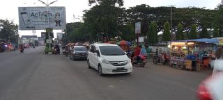 Pedagang Kaki Lima Lapangan Hiraq Mengeluh Karena Belum Diijinkan Kembali ke Lokasi Lama